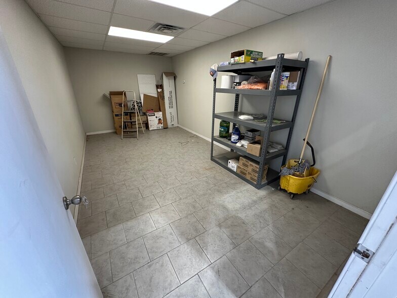 More Photos Of 1207 S County Road West, Odessa Warehouse For Lease