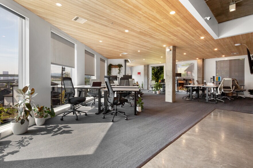 More Photos Of 3303 N Mississippi Ave, Portland Office For Lease
