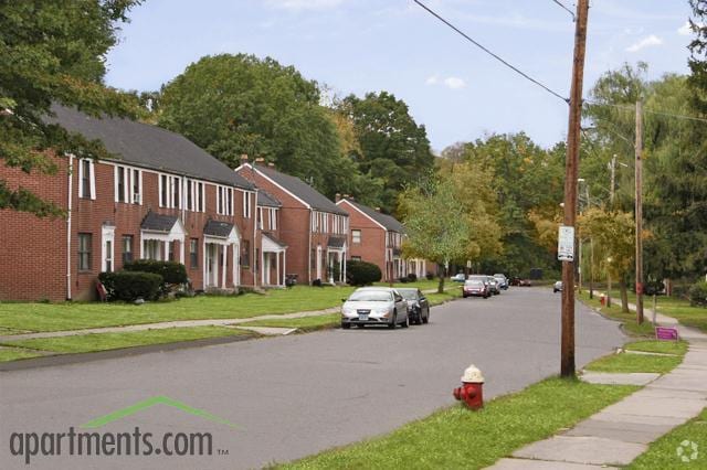 More Photos Of 35 Woodland Dr, Hartford Apartments For Sale