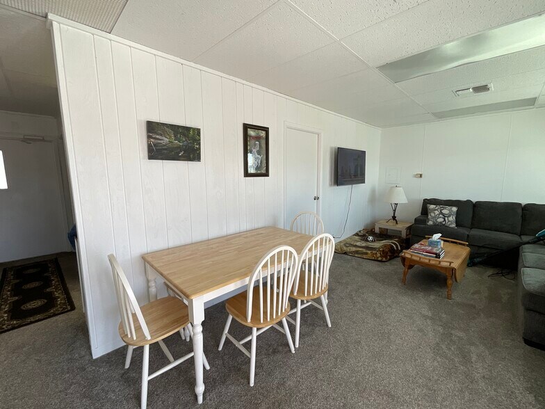 More Photos Of 8356 Silver Creek Dr, Show Low Office For Sale