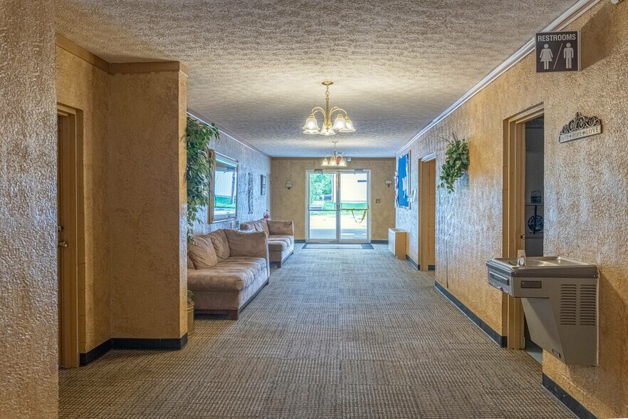 More Photos Of 6205 Miller Ln, Dayton Religious Facility For Sale