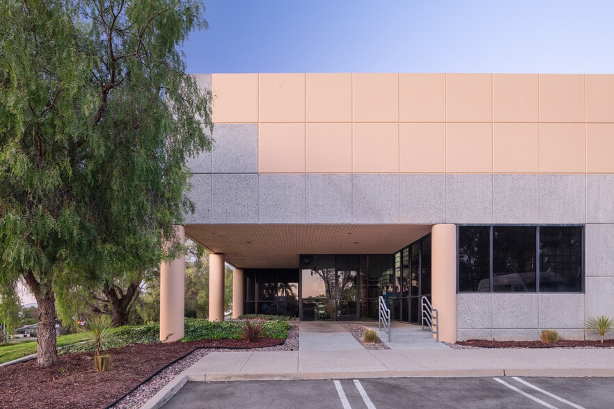 More Photos Of 2630 Business Park Dr, Vista Manufacturing For Sale