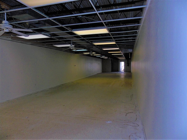 More Photos Of 1439-1443 Main St, Sarasota Storefront For Lease