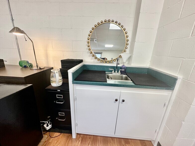 More Photos Of 139 E Putnam Ave, Greenwich Office For Lease