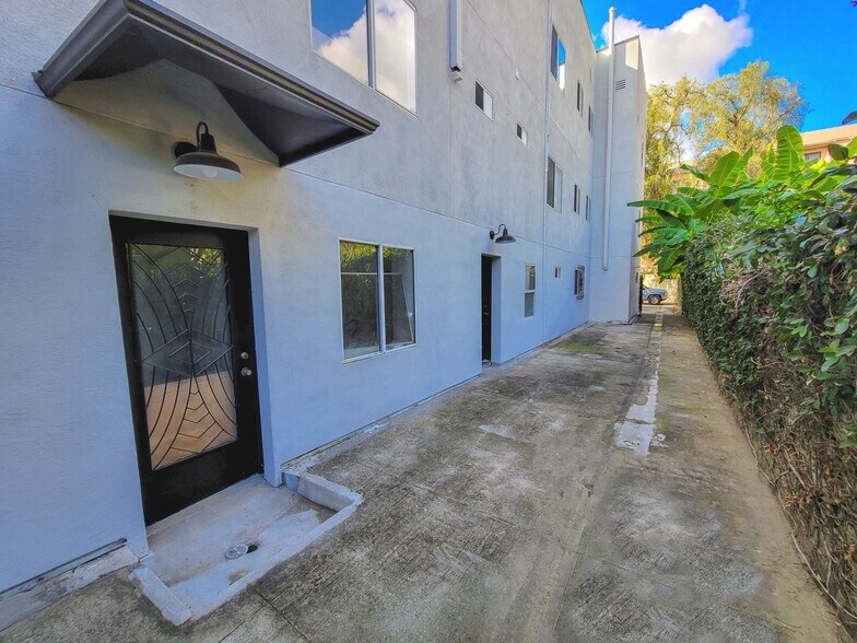 More Photos Of 1001 Hyperion Ave, Los Angeles Apartments For Sale