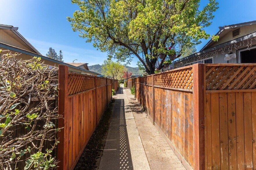 More Photos Of 649 Leslie St, Ukiah Apartments For Sale
