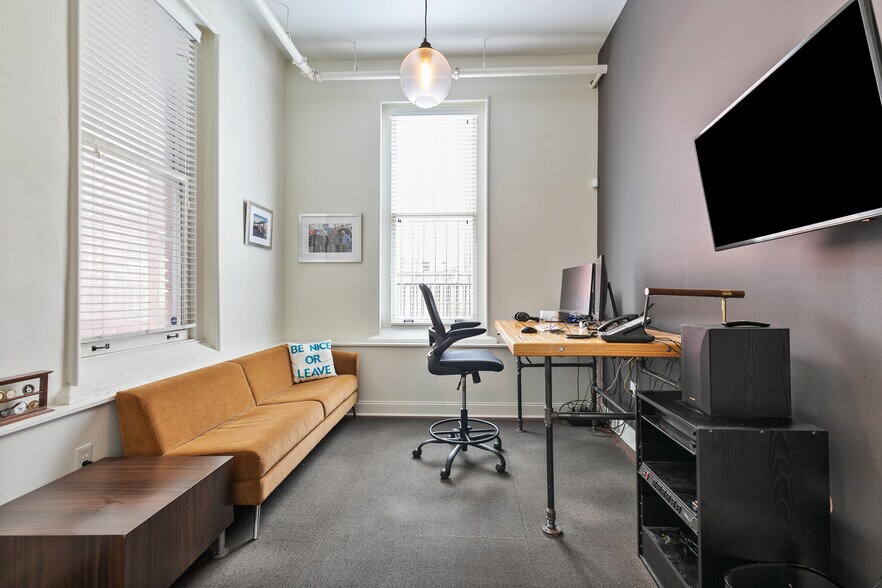 More Photos Of 104 N 19th St, Richmond Loft Creative Space For Sale