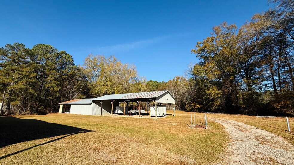 More Photos Of 105 Sunbelt Blvd, Columbia Distribution For Sale