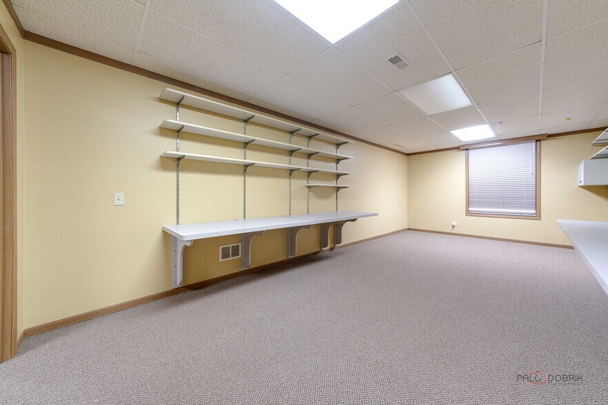 More Photos Of 1017-1019 W Park Ave, Libertyville Medical For Sale