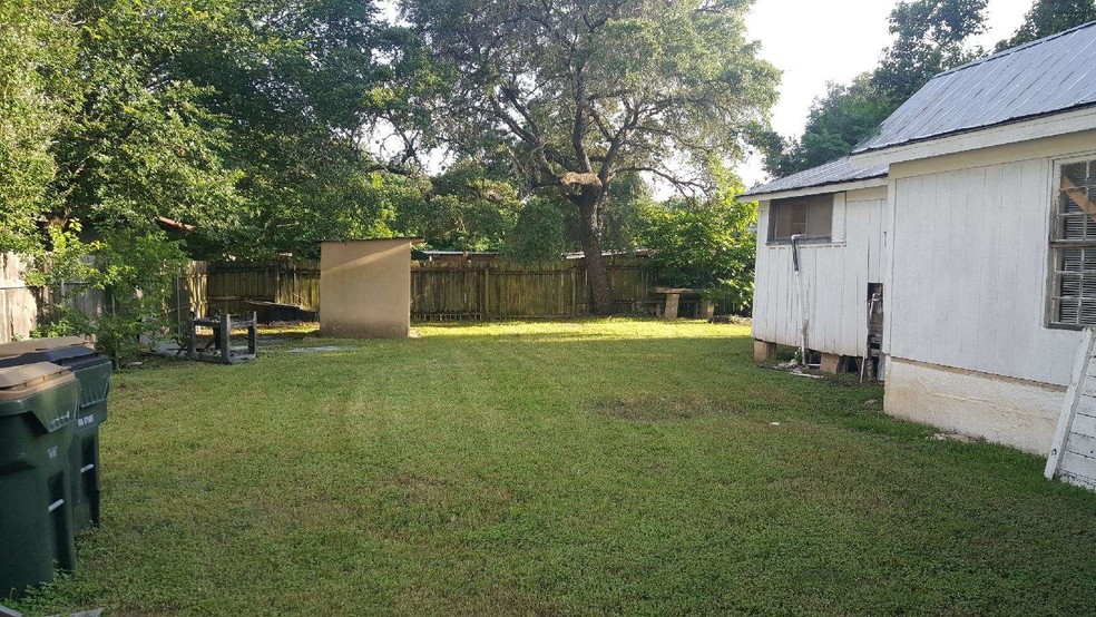 More Photos Of 601 W Center St, Kyle Coworking Space