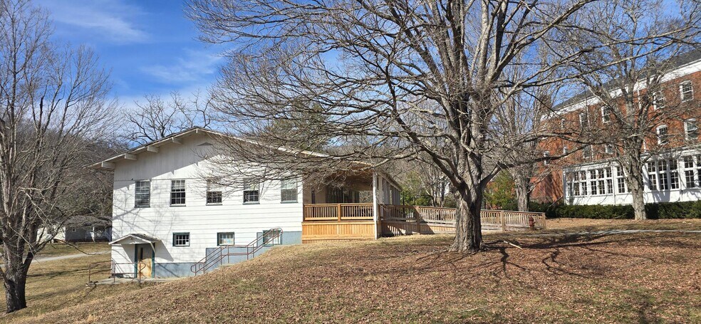 More Photos Of 158 Academy Lane Dr, Pence Springs Hotel For Sale