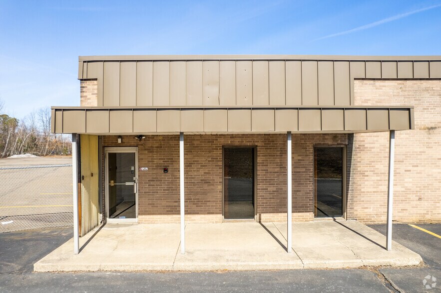 More Photos Of 125 Butler Dr, Hazleton Warehouse For Lease