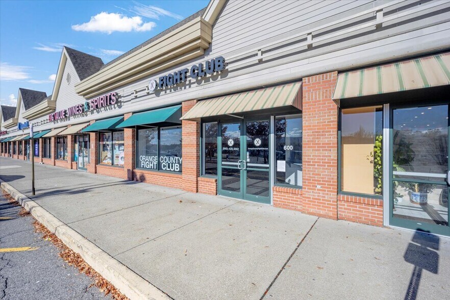 More Photos Of 374 Windsor Hwy, Vails Gate Unknown For Lease