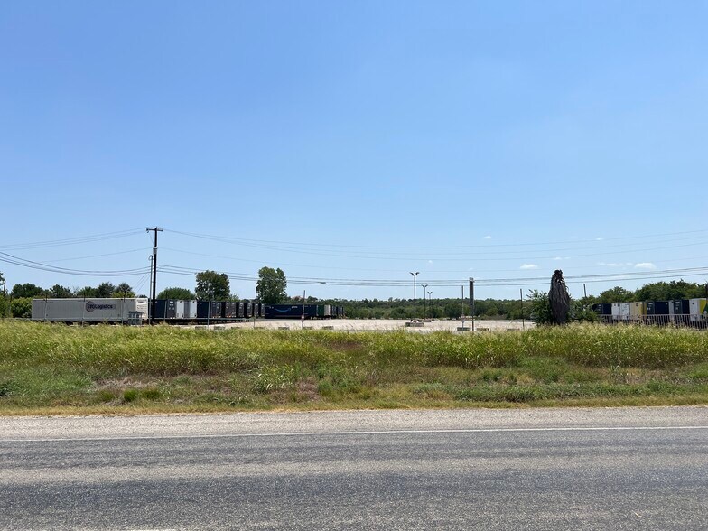 More Photos Of 8139-8197 Old Bastrop Rd, New Braunfels Land For Lease