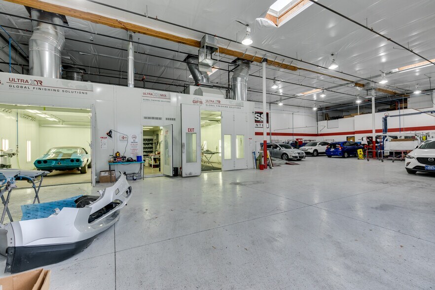 More Photos Of 5450 Desert Point Dr, Las Vegas Manufacturing For Lease