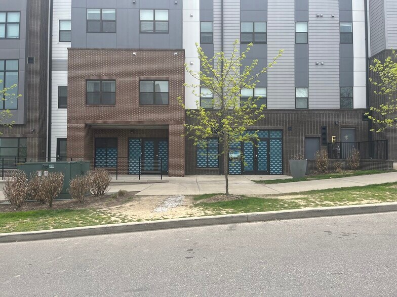 More Photos Of 1425 N Dunn St, Bloomington Apartments For Lease