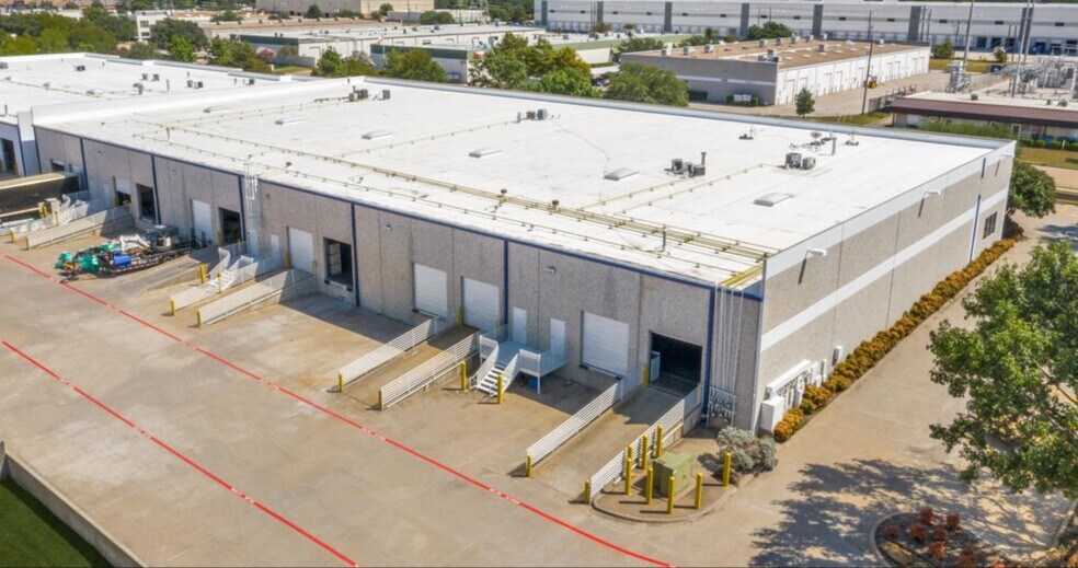 More Photos Of 2515 Tarpley Rd, Carrollton Light Manufacturing For Lease