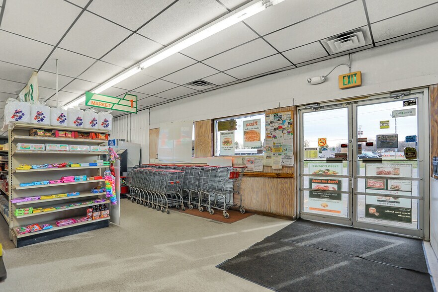 More Photos Of 9135 S Mill Rd, Knightstown Supermarket For Sale