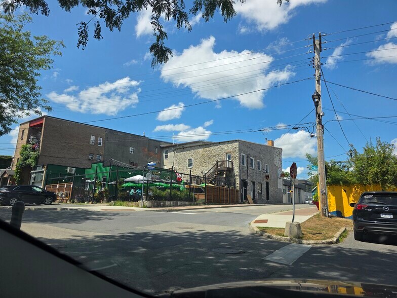 More Photos Of 101 King St W, Prescott Storefront Retail Residential For Sale