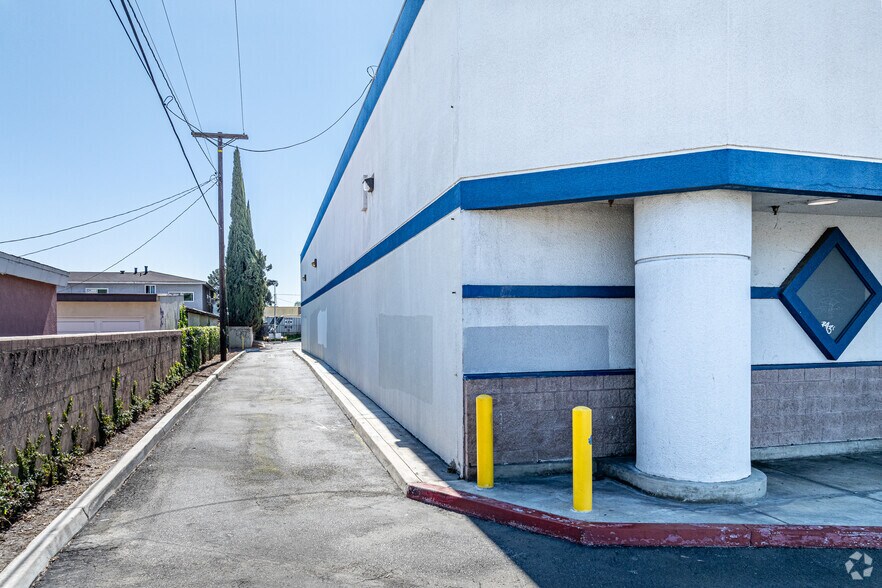 More Photos Of 7859 Firestone Blvd, Downey Drugstore For Lease