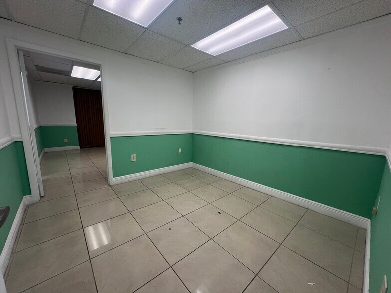 More Photos Of 4445 W 16th Ave, Hialeah Office Residential For Lease