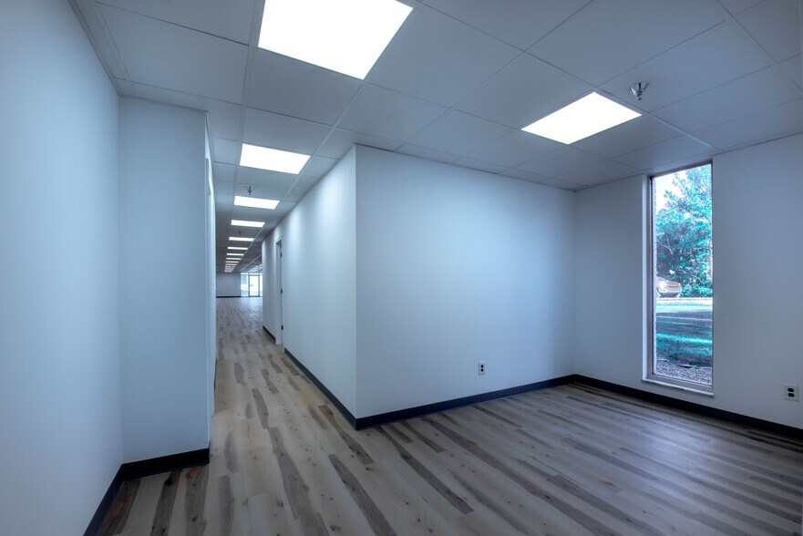 More Photos Of 1700 Overhead Bridge Rd NE, Cleveland Warehouse For Lease