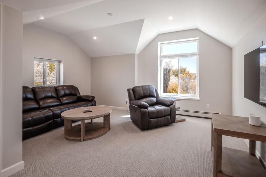 More Photos Of 43950 US Highway 50, Gunnison Flex For Sale