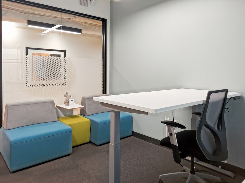 More Photos Of 100 S Juniper St, Philadelphia Coworking Space