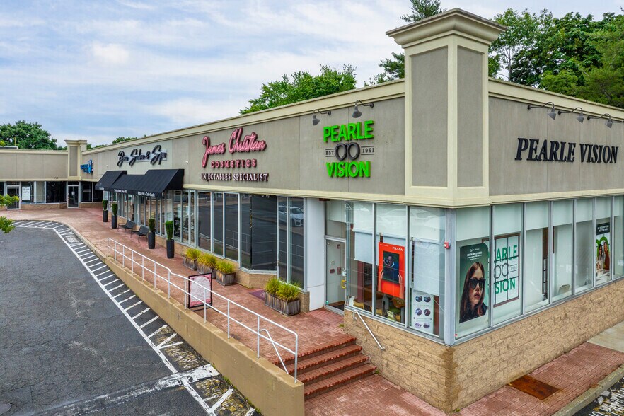 More Photos Of 6401 Jericho Tpke, Commack Restaurant For Sale