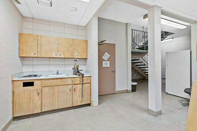 More Photos Of 1461 E Chevy Chase Dr, Glendale Office For Sale