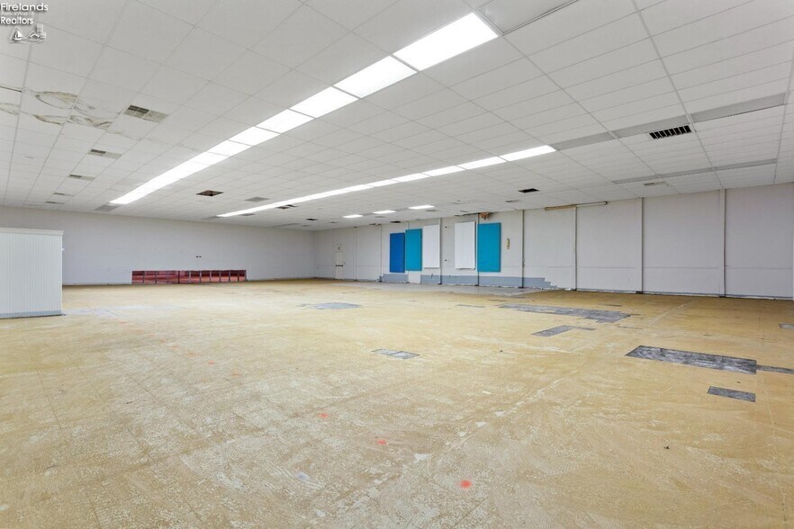 More Photos Of 46400 Telegraph Rd, Amherst Freestanding For Sale