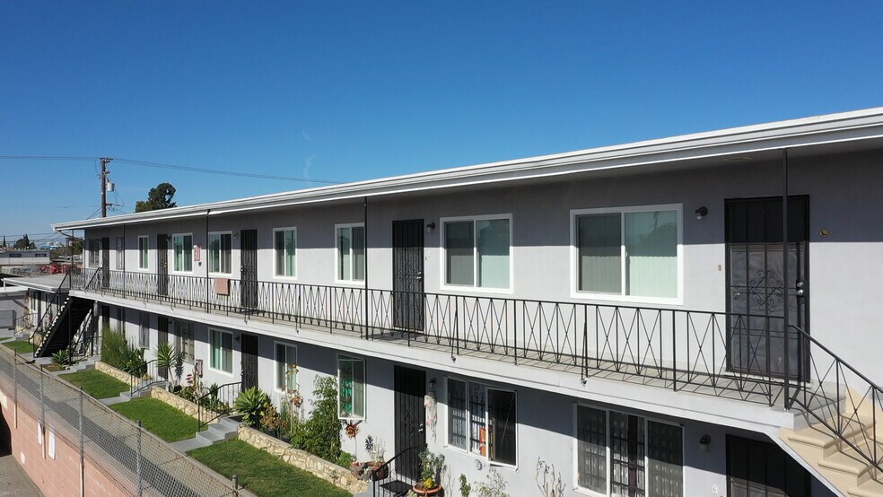More Photos Of 14412 S Berendo Ave, Gardena Apartments For Sale