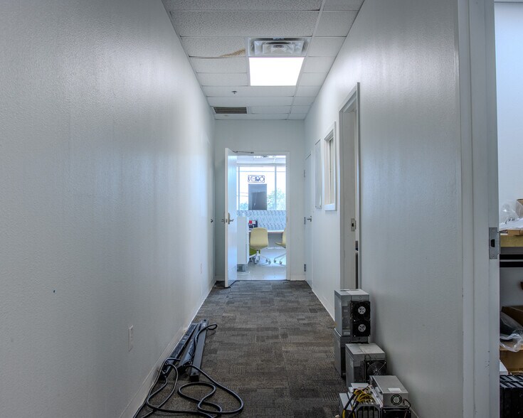 More Photos Of 7017 Baker Blvd, Richland Hills Storefront Retail Office For Lease