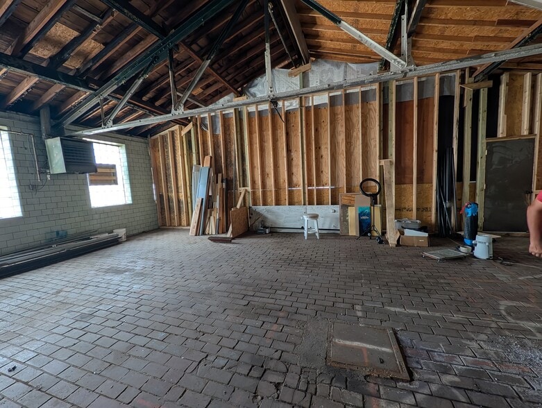 More Photos Of 67 Brenner Ave, Dayton Warehouse For Sale