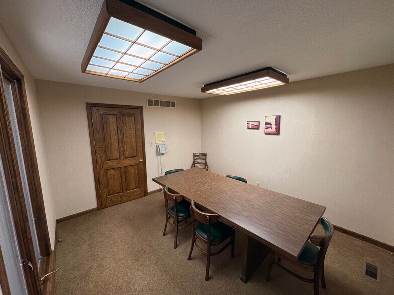 More Photos Of 321 Wedgewood Sq, Columbia Serviced Offices For Sale