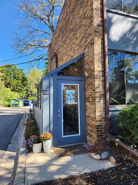 More Photos Of 2217 Packard St, Ann Arbor Loft Creative Space For Lease