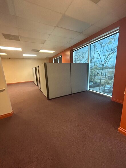 More Photos Of 28294-28310 Constellation Rd, Valencia Light Distribution For Sale