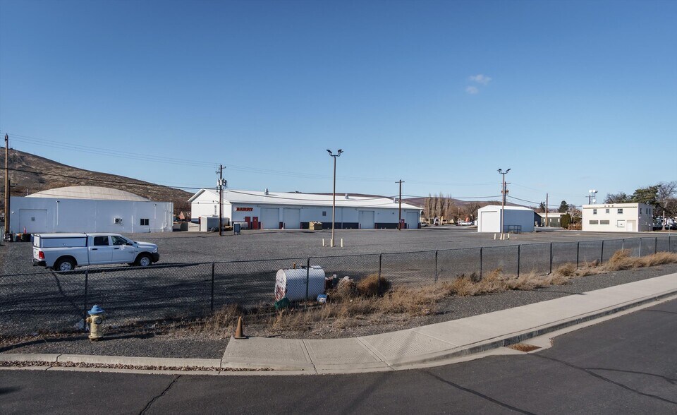 More Photos Of 548 Basin St SW, Ephrata Service For Sale