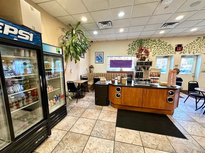 More Photos Of 136-154 Rifle Camp Rd, Woodland Park General Retail For Sale