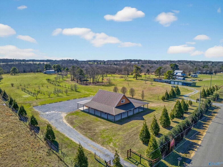 More Photos Of 1103 County Road 359, Crossville Medical For Sale