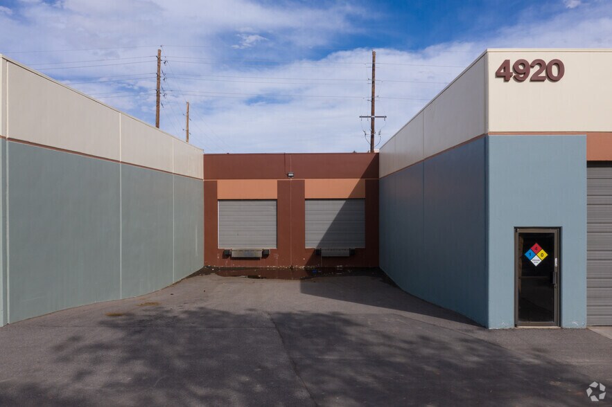 More Photos Of 4920-5060 Nome St, Denver Warehouse For Lease