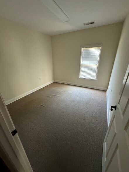 More Photos Of 1000 Loudermilk Dr, Marietta Unknown For Lease