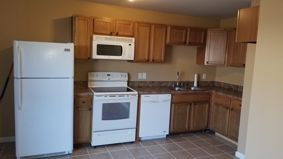 More Photos Of 156 Delmar Ln, Newport News Apartments For Sale