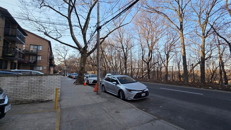 More Photos Of 76-18 Grand Central Pky, Forest Hills Apartments For Sale