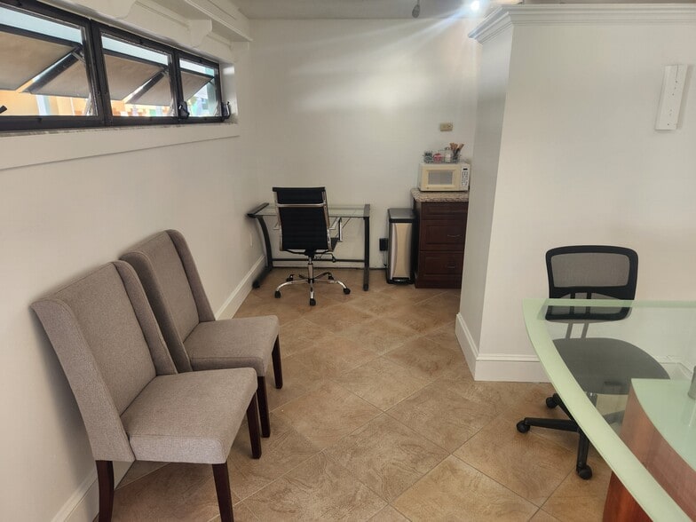 More Photos Of 2501 Gulf Dr N, Bradenton Beach, Bradenton Beach Storefront Retail Residential For Sale