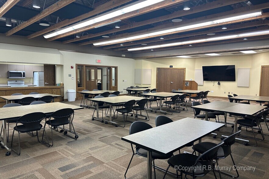 More Photos Of 425 E Trafficway St, Springfield Office For Sale