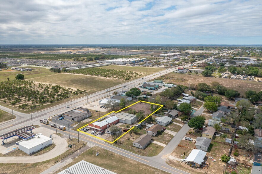 More Photos Of 19 Evergreen Dr, Lake Wales Freestanding For Sale