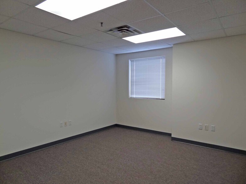 More Photos Of 1311-1319 Pineview Dr, Morgantown Medical For Lease