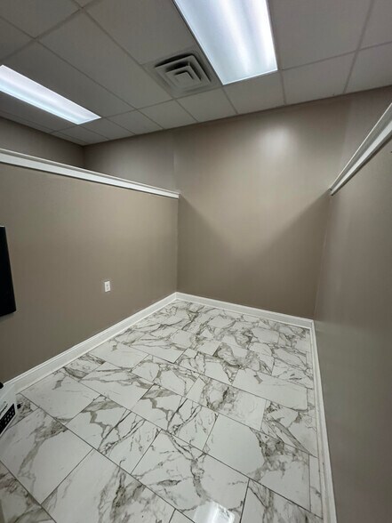 More Photos Of 571 Cross Keys Rd, Sicklerville Medical For Lease