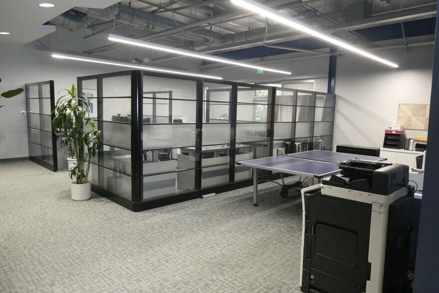 More Photos Of 6100-6120 San Fernando Rd, Glendale Office For Sale